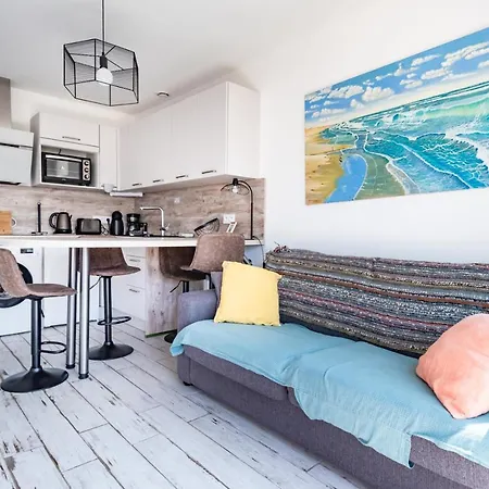 Nyaraló ☆Agreable Maison De Ville ☆Grande Pergola☆Parking